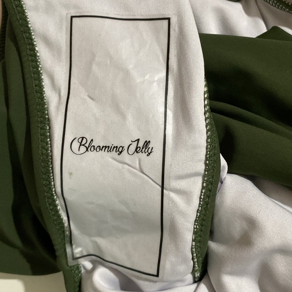 Blooming Jelly One Piece Bathing Suit Size 3XL NWT - Picture 8 of 9